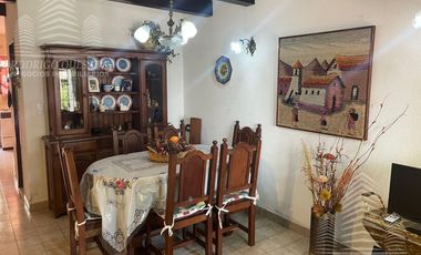 Hermoso duplex c/quincho y espacio vehicular.