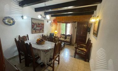 Hermoso duplex c/quincho y espacio vehicular.