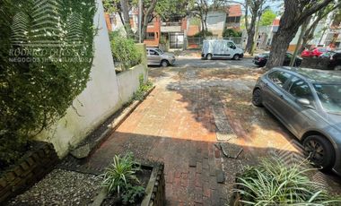 Hermoso duplex c/quincho y espacio vehicular.