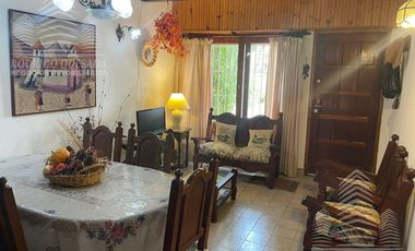 Hermoso duplex c/quincho y espacio vehicular.