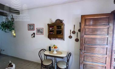 Hermoso duplex c/quincho y espacio vehicular.