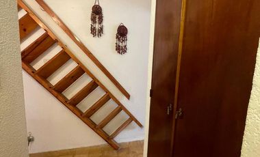 Hermoso duplex c/quincho y espacio vehicular.