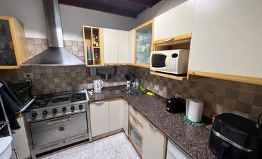 Venta PH 4 ambientes  Al frente, Lanús Oeste.