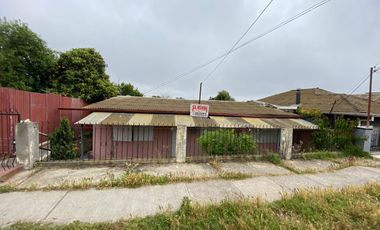 SE VENDE PROPIEDAD DE MATERIAL SOLIDO PARA REMODELAR