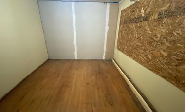 SE VENDE PROPIEDAD DE MATERIAL SOLIDO PARA REMODELAR