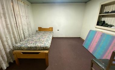 SE VENDE PROPIEDAD DE MATERIAL SOLIDO PARA REMODELAR