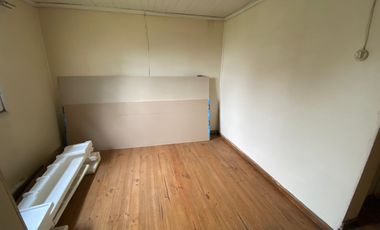 SE VENDE PROPIEDAD DE MATERIAL SOLIDO PARA REMODELAR