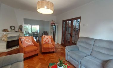 ARRIENDO LINDA CASA REMODELADA ÑUÑOA SECTOR PEDRO  VALDIVIA