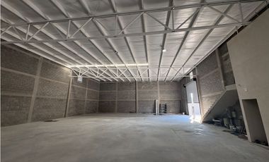 Bodega Industrial 1000m2 - APODACA (AGUA FRIA)