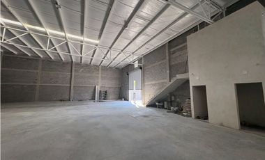 Bodega Industrial 1000m2 - APODACA (AGUA FRIA)