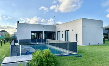 Casa en venta en Santa Rita Canning San Vicente