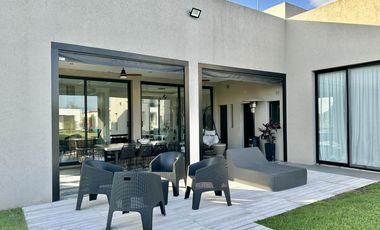 Casa en venta en Santa Rita Canning San Vicente