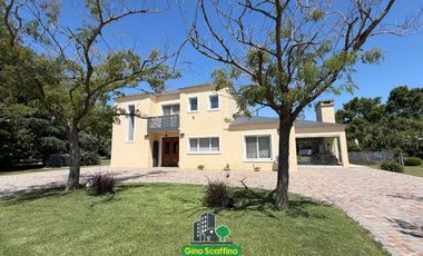 Casa en El Nacional Club De Campo