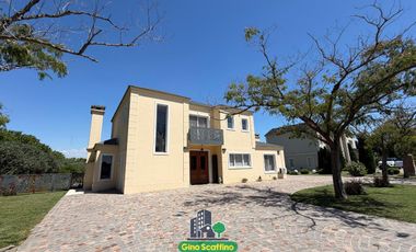 Casa en El Nacional Club De Campo