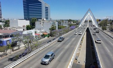TERRENO EN VENTA – ESQUINA LÁZARO CÁRDENAS Y GUADALUPE, CHAPALITA GUADALAJARA
