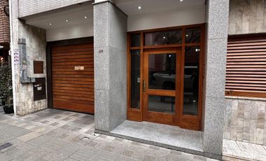 Venta Departamento de 4 dormitorios sobre Diagonal Eugenio Garzón 428,  piso 10, Cordoba