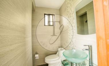 Casa en Venta en Lomas de Valle Dorado – Funcionalidad y Vistas Espectaculares