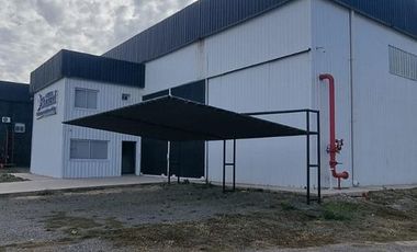 Polo 52 Galpón: 1080 MTS2 CUB. Oficina con privados