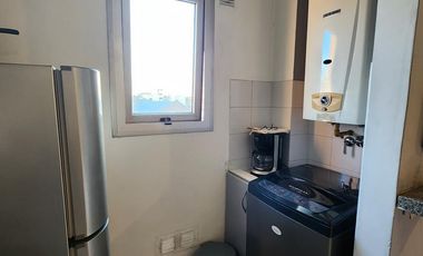 Departamento monoambiente con cochera descubierta