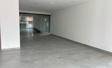 Local Comercial en venta. Plaza Santa Ana