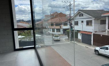 Local Comercial en venta. Plaza Santa Ana