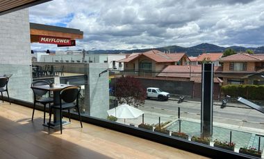 Local Comercial en venta. Plaza Santa Ana