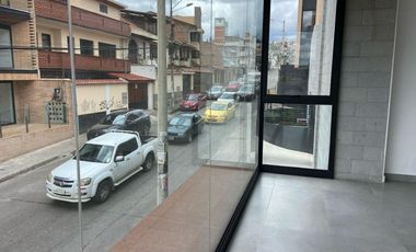 Local Comercial en venta. Plaza Santa Ana
