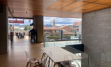 Local Comercial en venta. Plaza Santa Ana