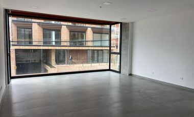 Local Comercial en venta. Plaza Santa Ana