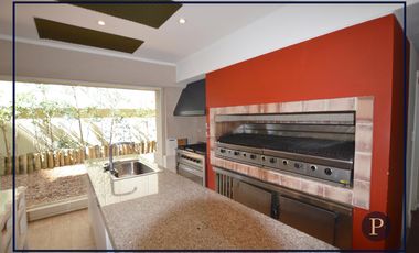 Venta Departamento 4 ambientes + dependencia de servicio