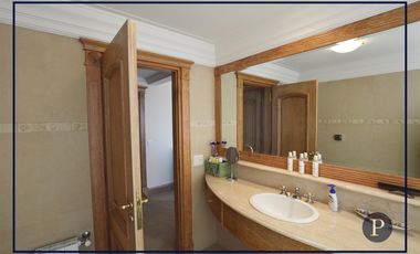 Venta Departamento 4 ambientes + dependencia de servicio