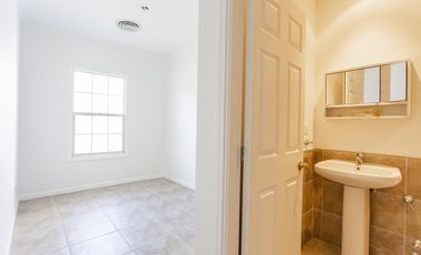 Casa en alquiller 4 dormitorios  en Barrancas del Lago - Nordelta.