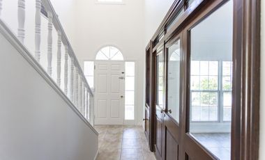 Casa en alquiller 4 dormitorios  en Barrancas del Lago - Nordelta.