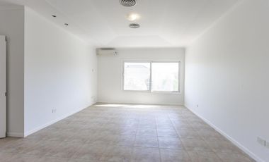 Casa en alquiller 4 dormitorios  en Barrancas del Lago - Nordelta.