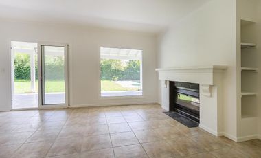 Casa en alquiller 4 dormitorios  en Barrancas del Lago - Nordelta.