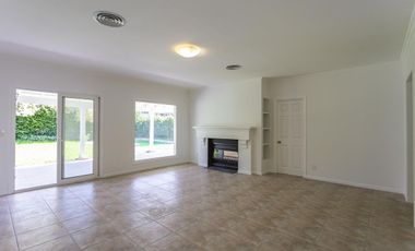 Casa en alquiller 4 dormitorios  en Barrancas del Lago - Nordelta.