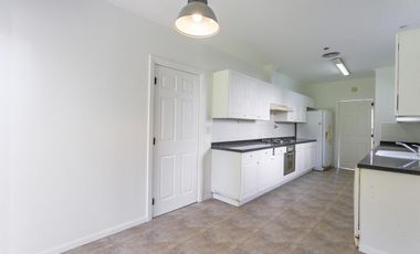 Casa en alquiller 4 dormitorios  en Barrancas del Lago - Nordelta.