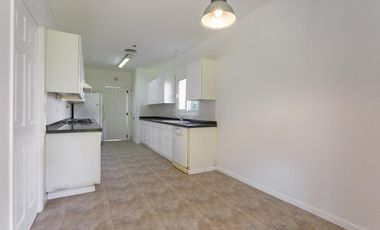 Casa en alquiller 4 dormitorios  en Barrancas del Lago - Nordelta.