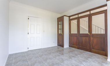 Casa en alquiller 4 dormitorios  en Barrancas del Lago - Nordelta.