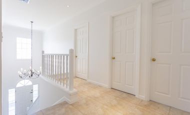 Casa en alquiller 4 dormitorios  en Barrancas del Lago - Nordelta.