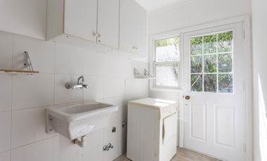 Casa en alquiller 4 dormitorios  en Barrancas del Lago - Nordelta.