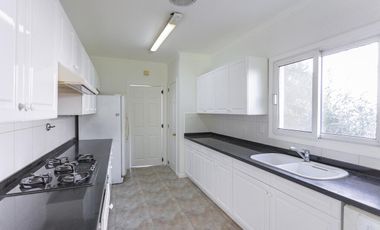 Casa en alquiller 4 dormitorios  en Barrancas del Lago - Nordelta.