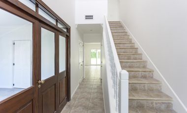 Casa en alquiller 4 dormitorios  en Barrancas del Lago - Nordelta.