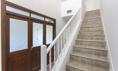 Casa en alquiller 4 dormitorios  en Barrancas del Lago - Nordelta.