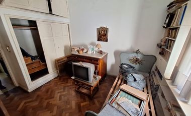 Terreno en Centro- 2 dorm- muy amplio - zona Urquiza