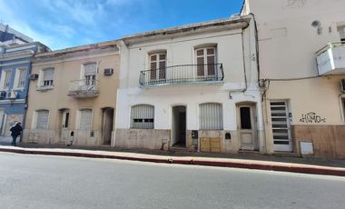 Terreno en Centro- 2 dorm- muy amplio - zona Urquiza