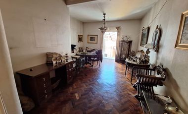 Terreno en Centro- 2 dorm- muy amplio - zona Urquiza