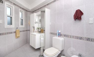 DESLUMBRANTE CASA DE 7 AMBIENTES EN SAAVEDRA