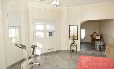 DESLUMBRANTE CASA DE 7 AMBIENTES EN SAAVEDRA