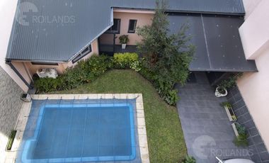 DESLUMBRANTE CASA DE 7 AMBIENTES EN SAAVEDRA